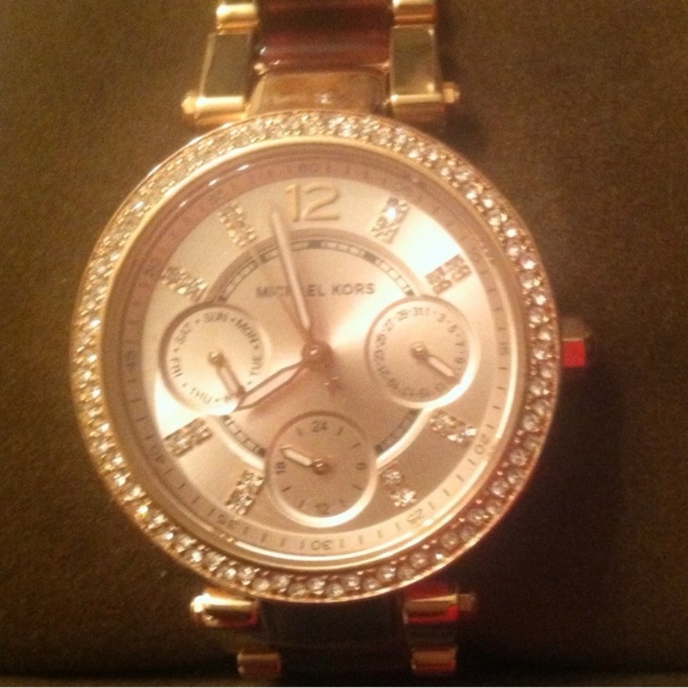Michael Kors Watch - Picture 3 of 7